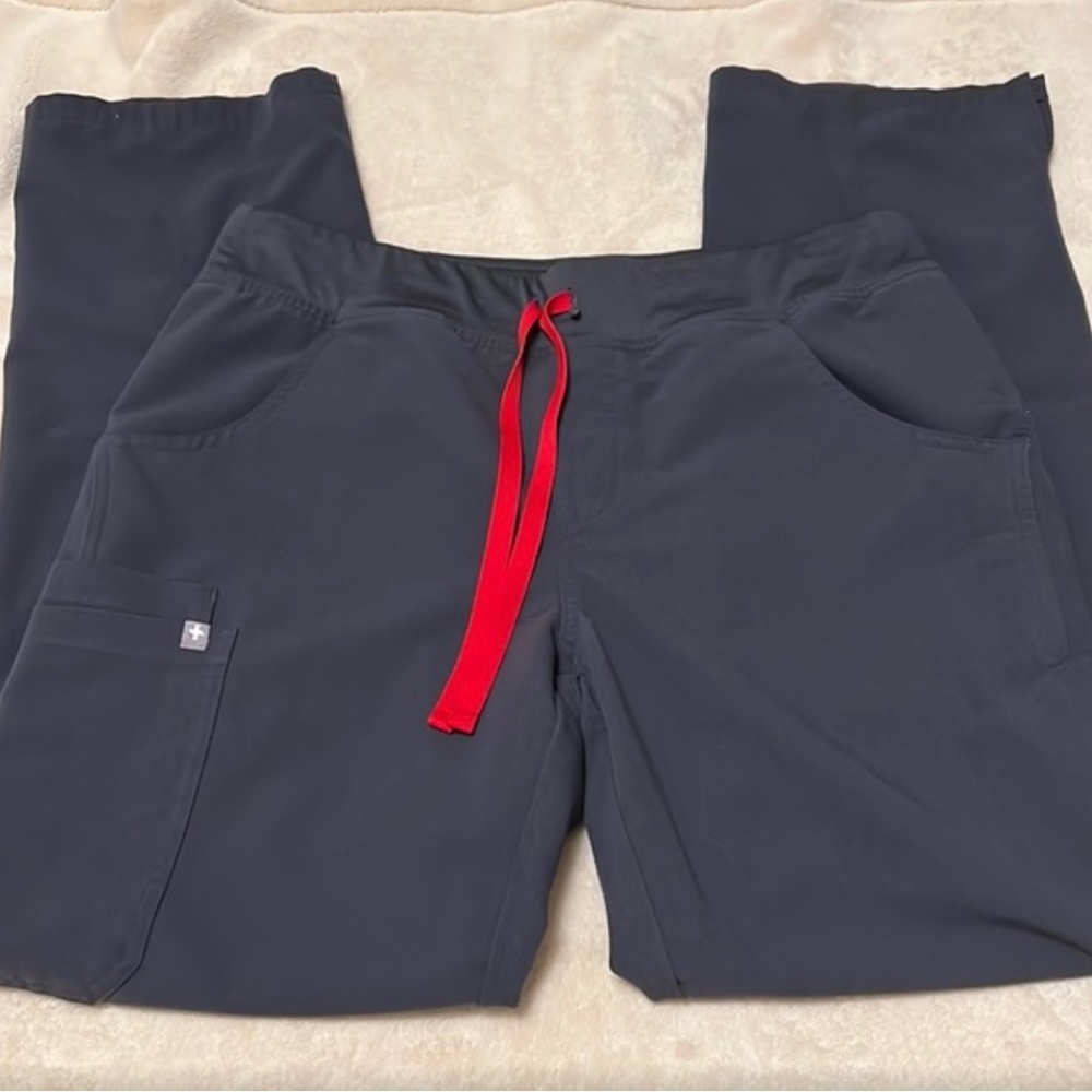Figs limited edition charcoal Kade medium regular scrub bottoms